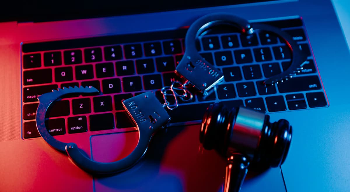 Former Navy IT Chief Faces 5-Year Sentence for Selling Sensitive Data On Dark Web